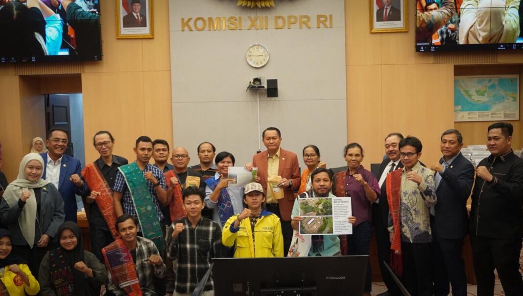 WARGA DAIRI DAN MASYARAKAT SIPIL MEMINTA KOMISI XII DPR RI MEMBERIKAN REKOMENDASI PENCABUTAN KELAYAKAN LINGKUNGAN HIDUP PT DPM WARGA DAIRI DAN MASYARAKAT SIPIL MEMINTA KOMISI XII DPR RI MEMBERIKAN REKOMENDASI PENCABUTAN KELAYAKAN LINGKUNGAN HIDUP PT DPM